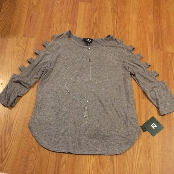 iZ Byer Shirt with Necklace size L (K) - Picture 2 of 4